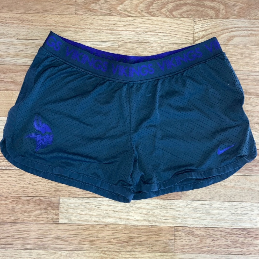 NFL Vikings Womens Nike Running Shorts Size Large